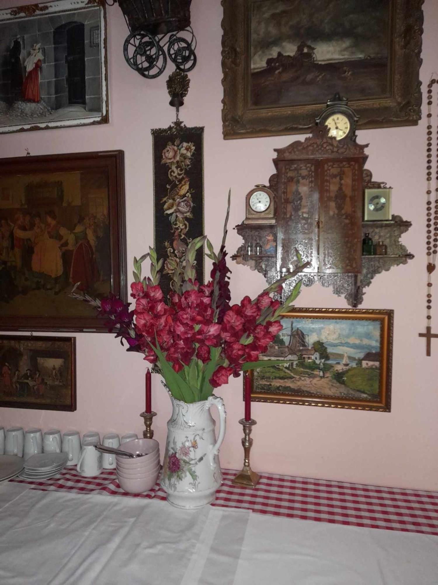Panzio Anett Bed & Breakfast Pietroasa  ภายนอก รูปภาพ