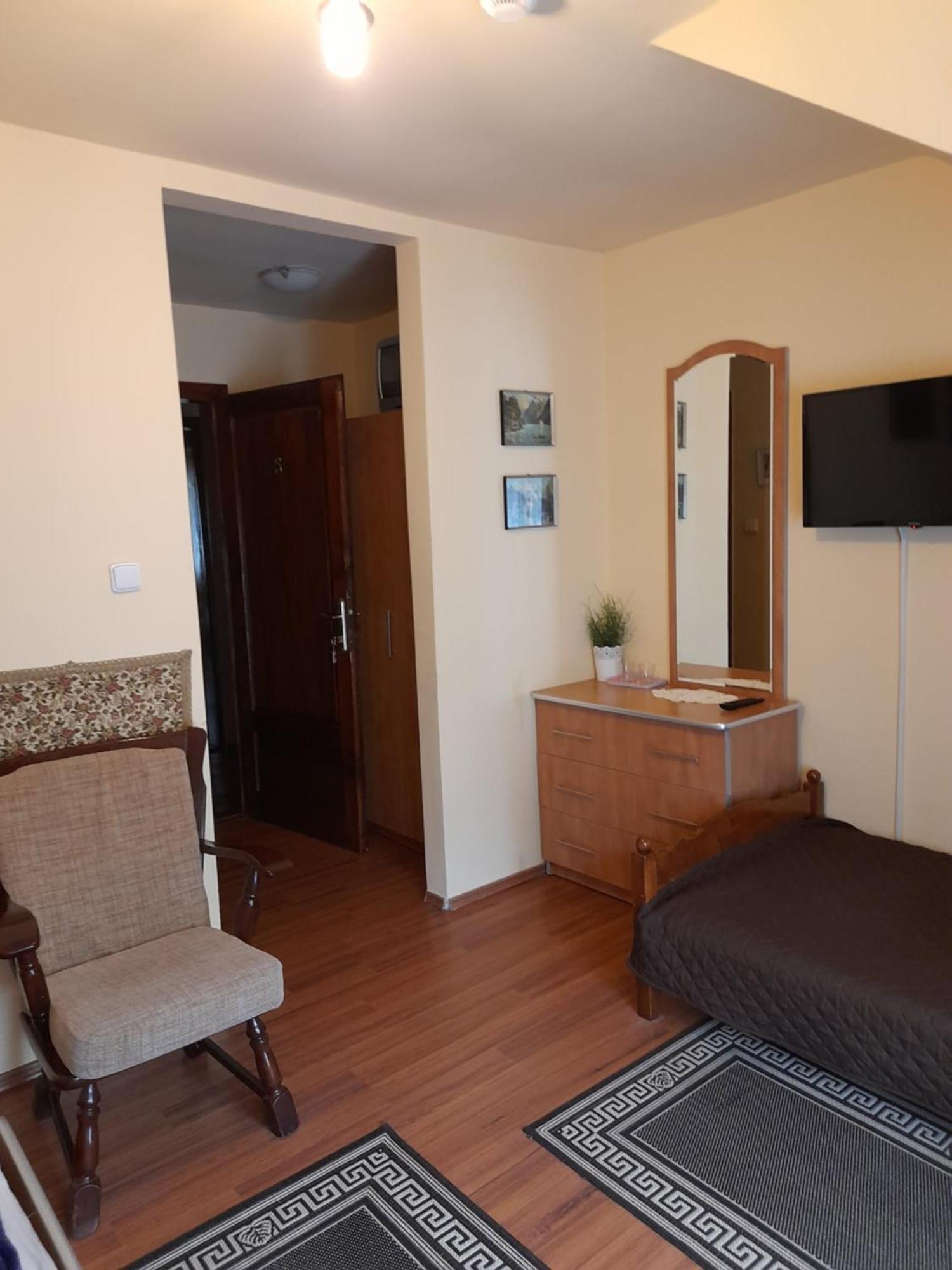 Panzio Anett Bed & Breakfast Pietroasa  ภายนอก รูปภาพ